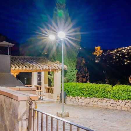 Apartamentos Berrocal Alcala del Jucar Bagian luar foto