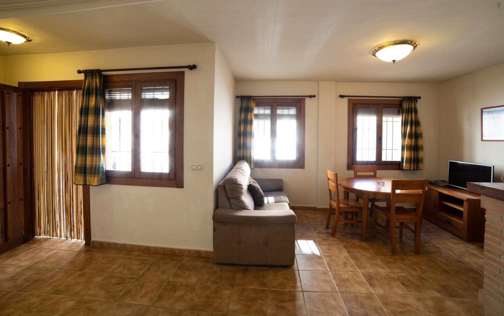 Apartamentos Berrocal Alcala del Jucar Bagian luar foto