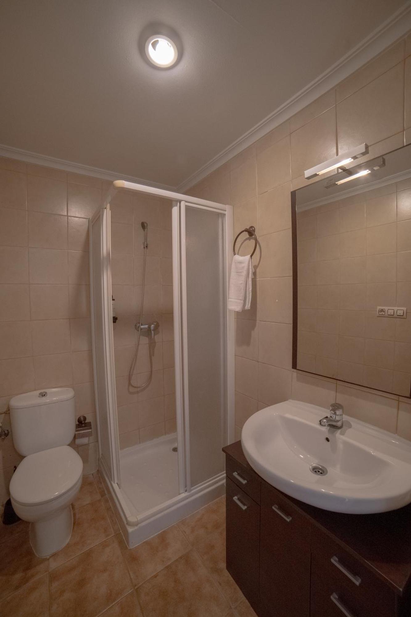 Apartamentos Berrocal Alcala del Jucar Bagian luar foto